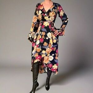 Band Of The Free Black Berry Floral Hi-Lo Wrap Maxi Dress Womens Sz Small NWT